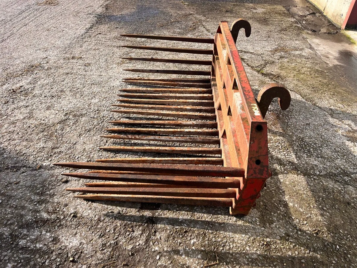 Kereverland stone fork - Image 2