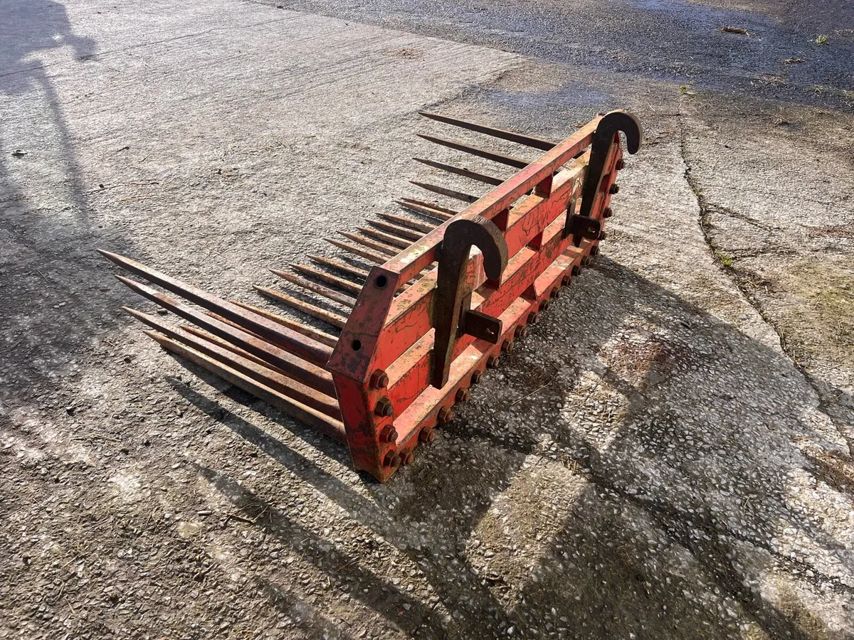 Kereverland stone fork - Image 3