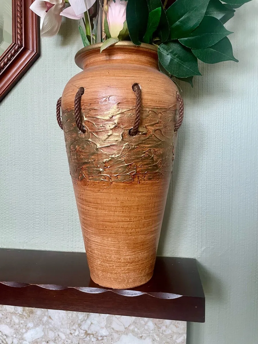 Decorative Textured Vase with Rope Detail - Image 3