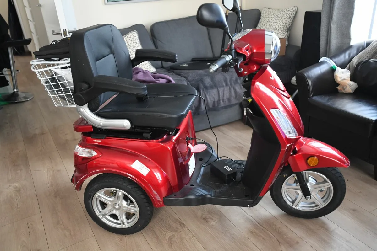 MOBILITY SCOOTER - Image 2