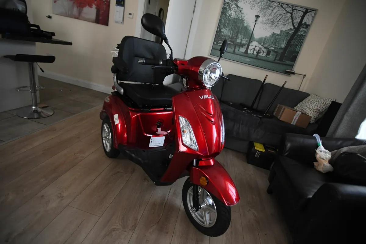MOBILITY SCOOTER - Image 4