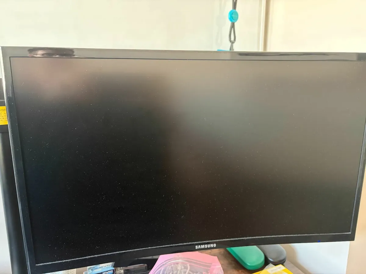 Samsung C24F390FHU - CF390 Series - LED monitor x2 - Image 2