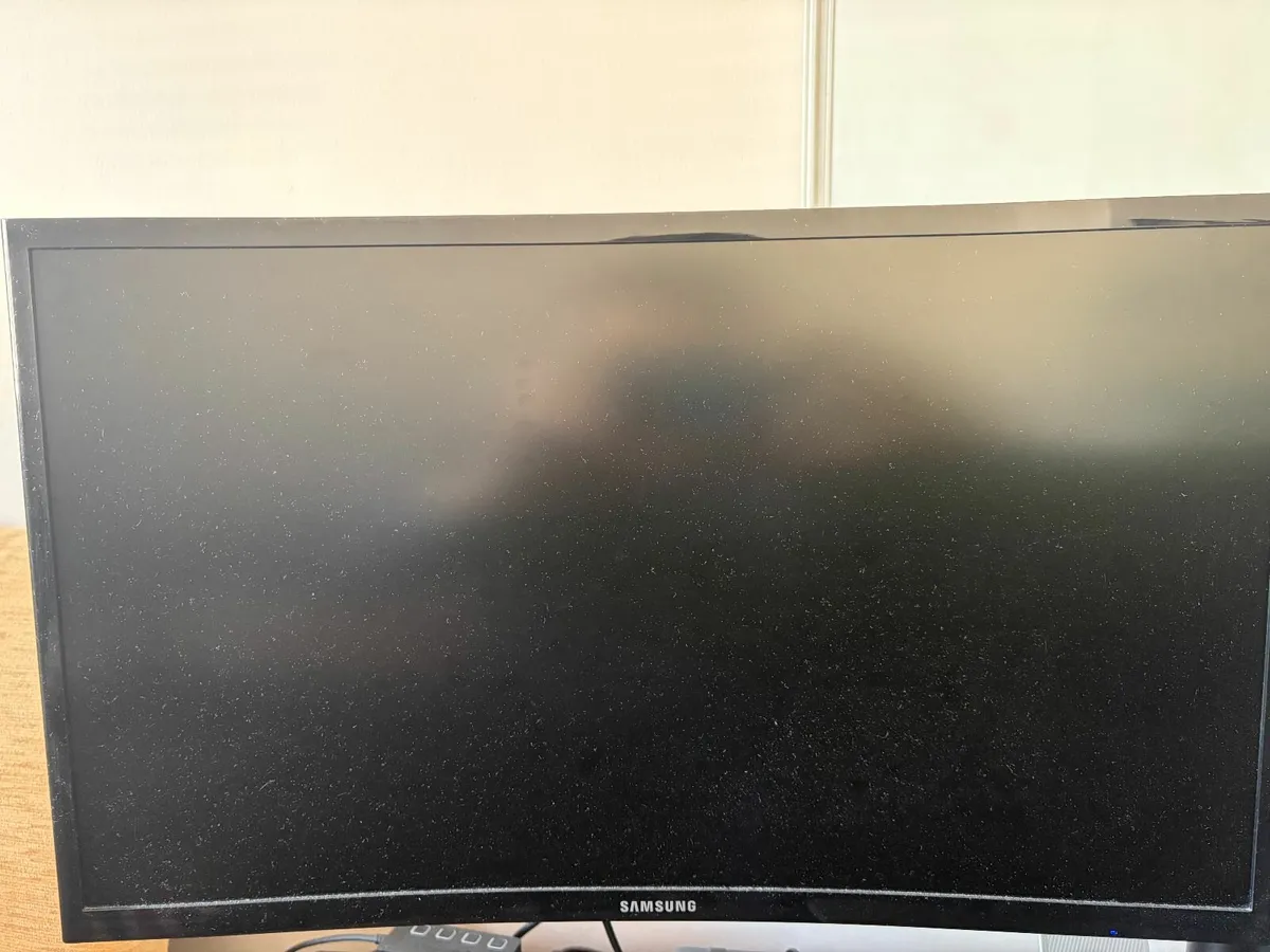 Samsung C24F390FHU - CF390 Series - LED monitor x2 - Image 1