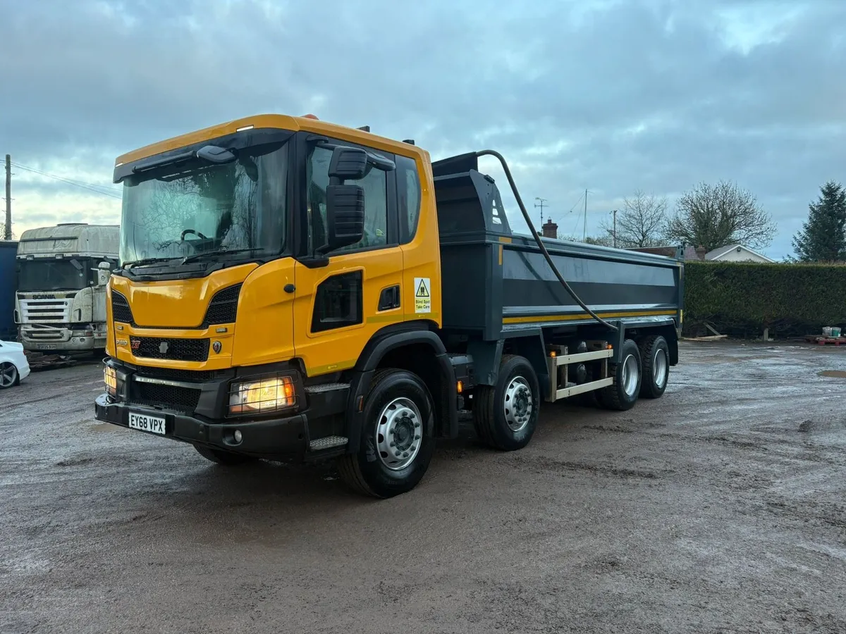 Scania tipper - Image 1