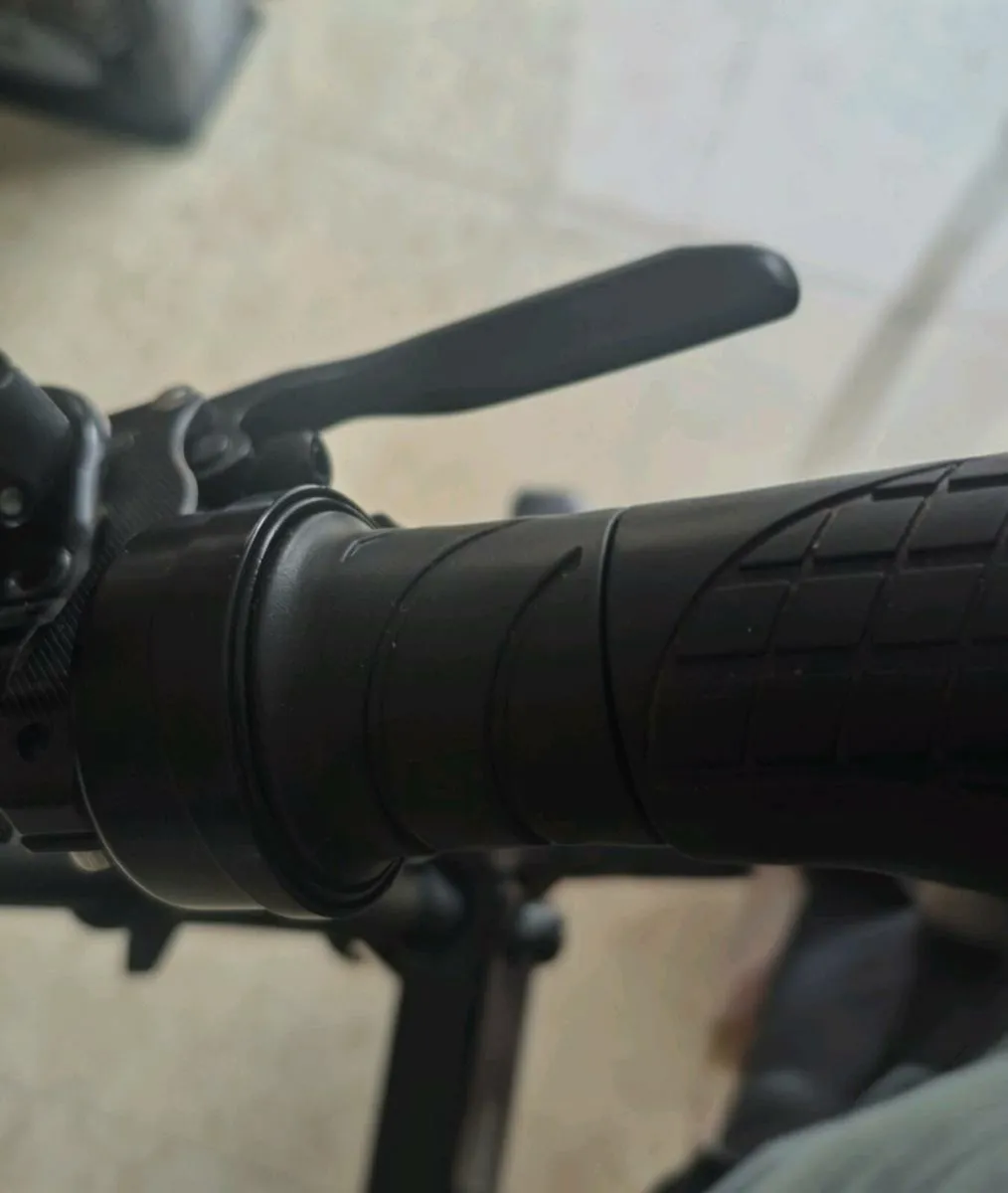 A DECE OASIS ELECTRIC BIKE IN PERFECT CONDITION - Image 2