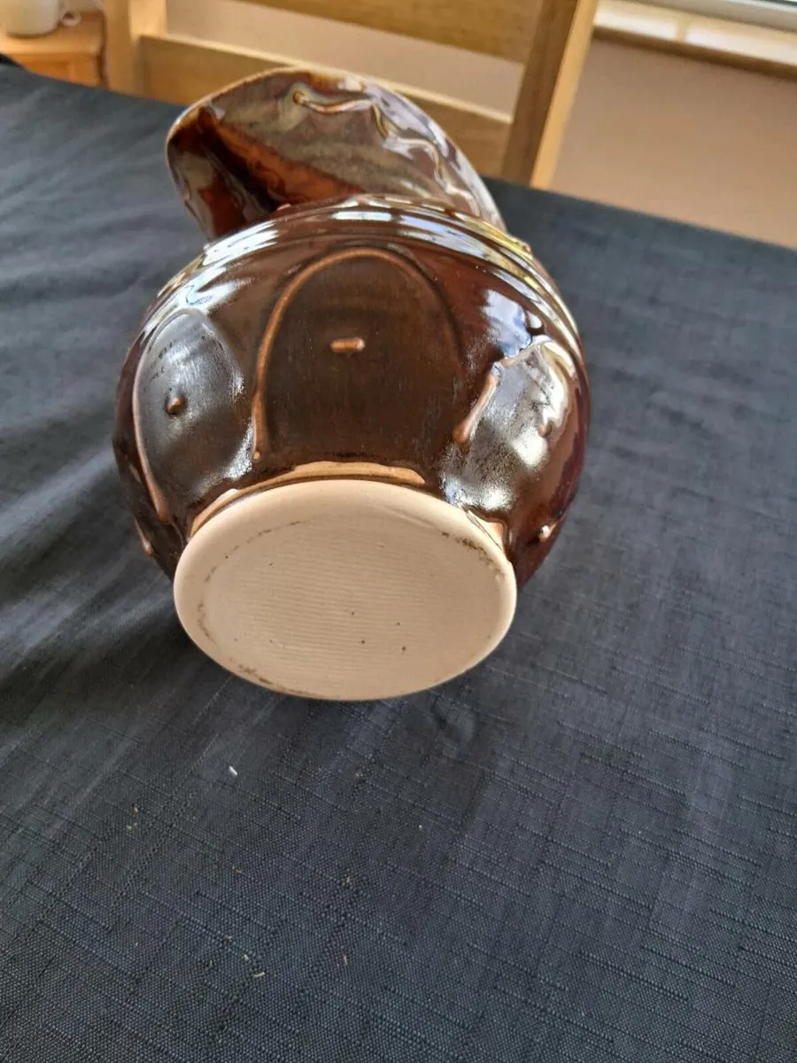 Castle Arch Pottery Vase - Image 3