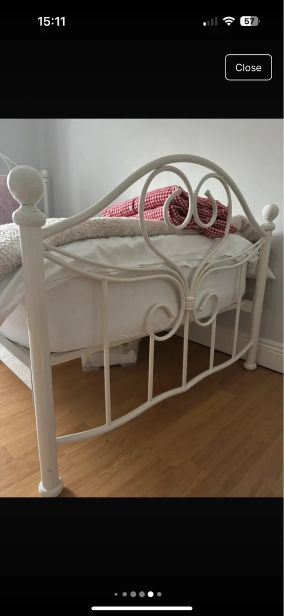 White steel single bed frame - Image 3