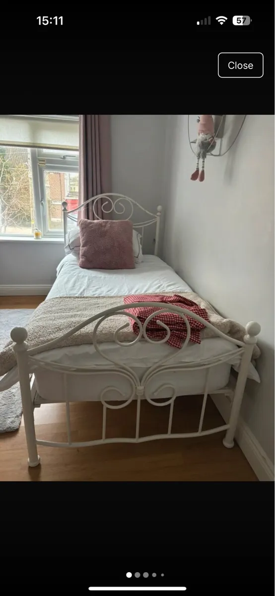 White steel single bed frame - Image 1