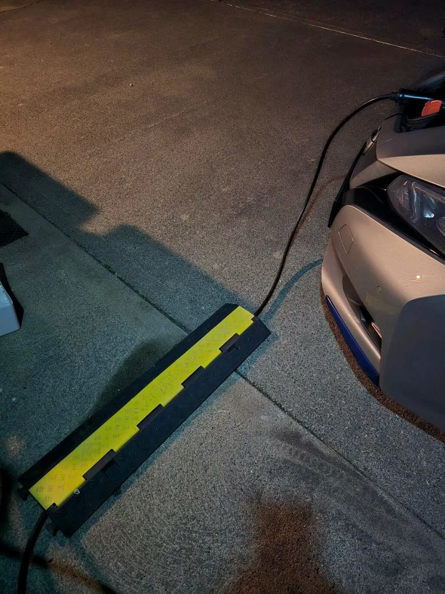 Heavy duty cable ramp (qty 2) - Image 2