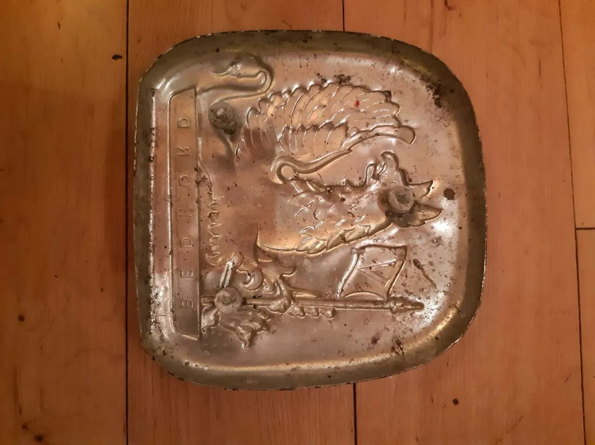 Bedford TK Badge - Image 3