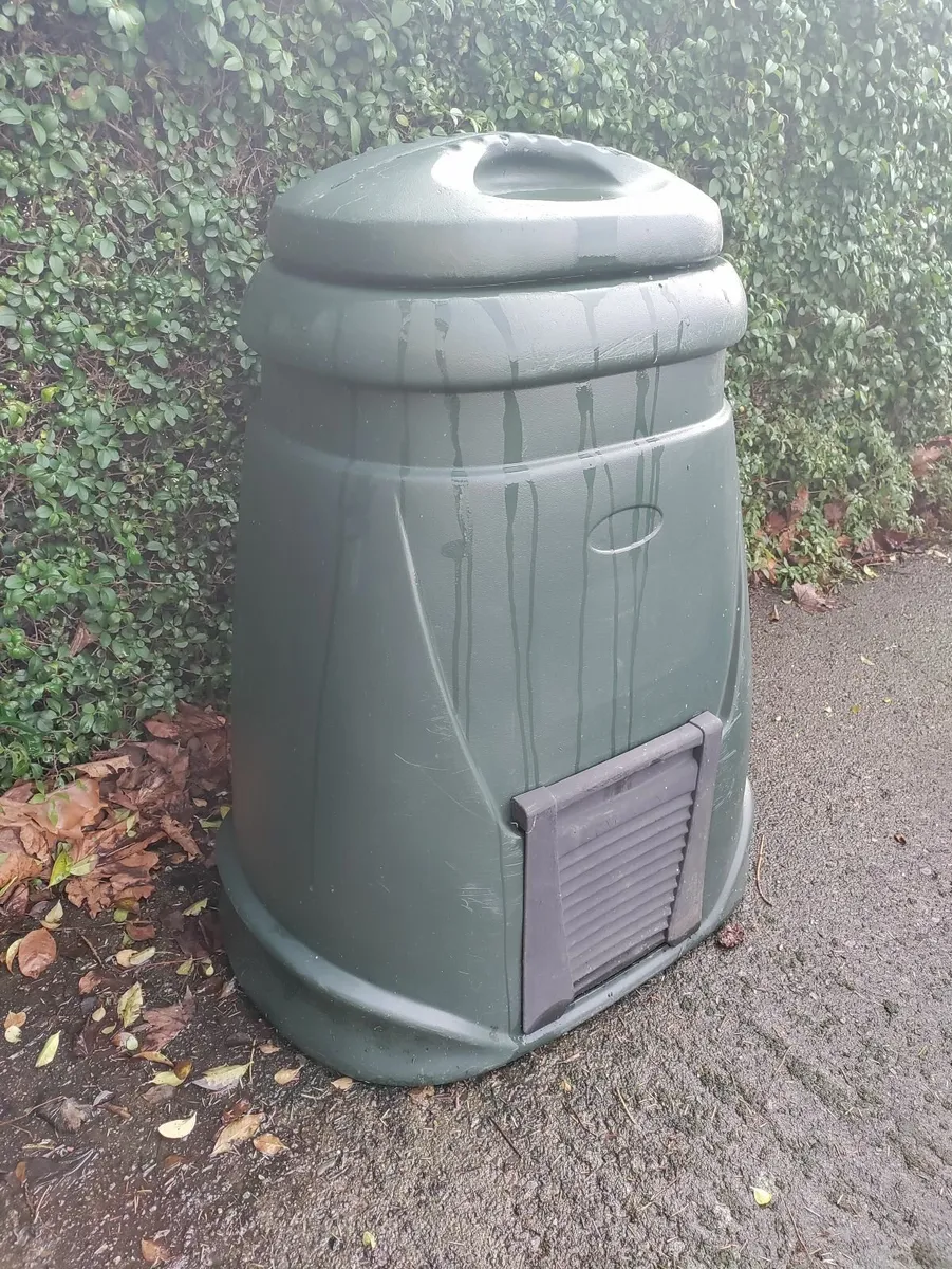 Compost bin (free to take away)