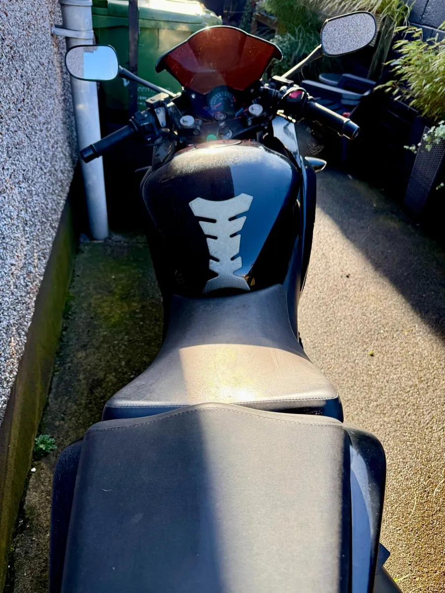 131 Honda CBR 250r - Image 4