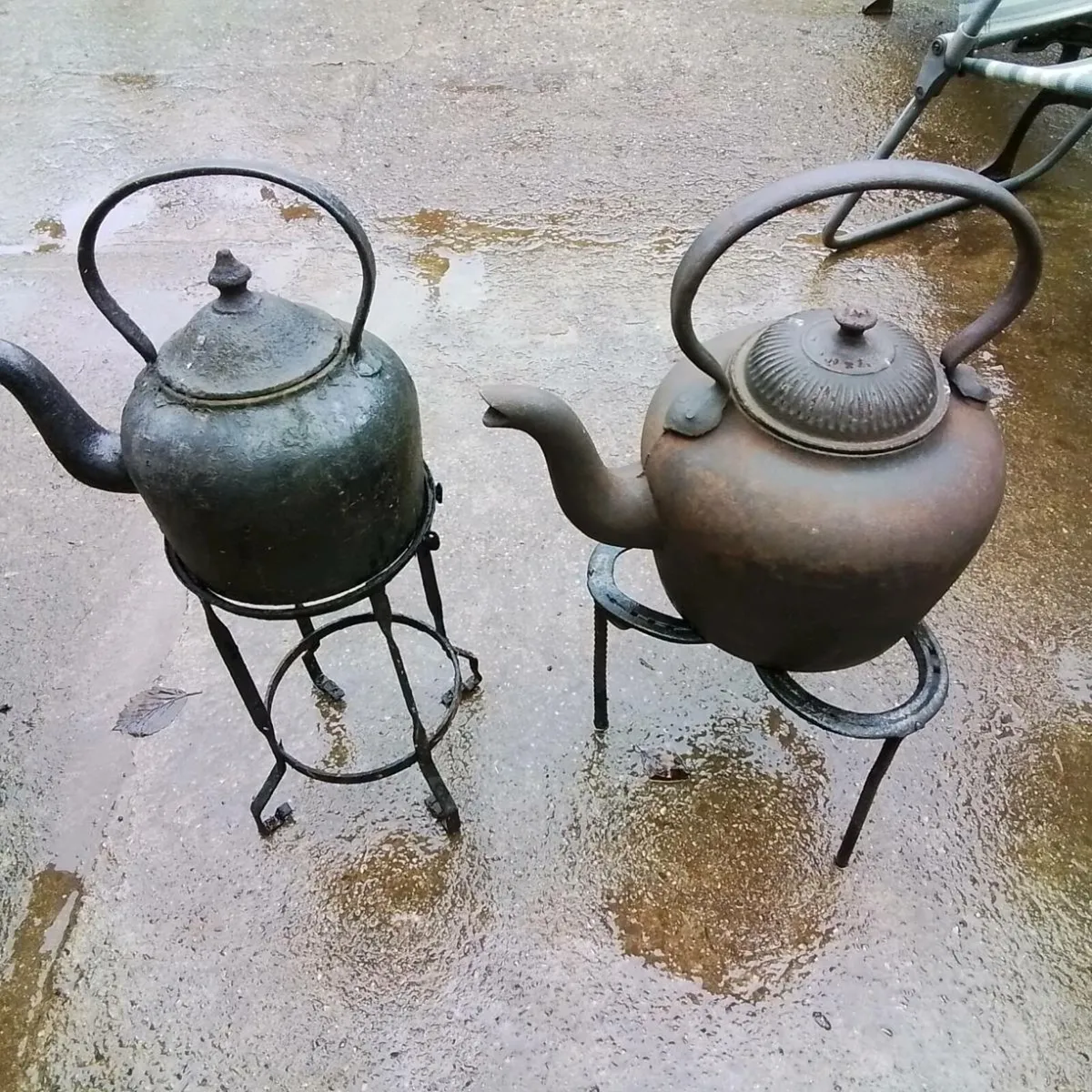 ANTIQUE AND COLLECTABLES - Image 2