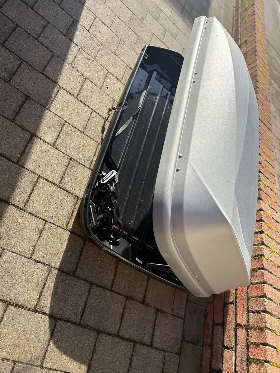 Roof box - Image 2