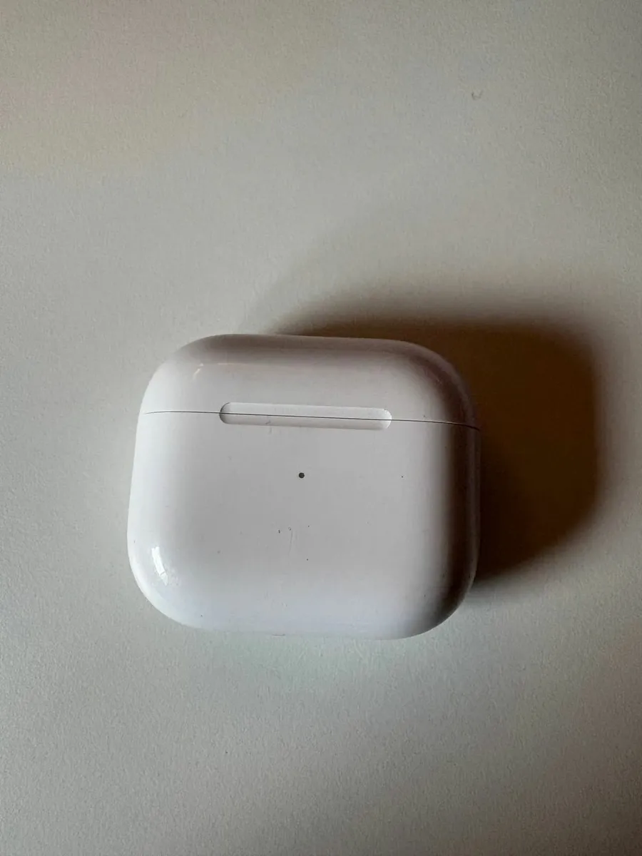 AirPods (3rd Gen) Case and Left Earbud Only - Image 3