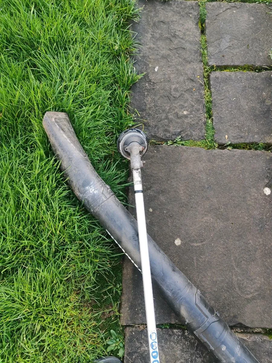 Makita blower and trimmer - Image 4