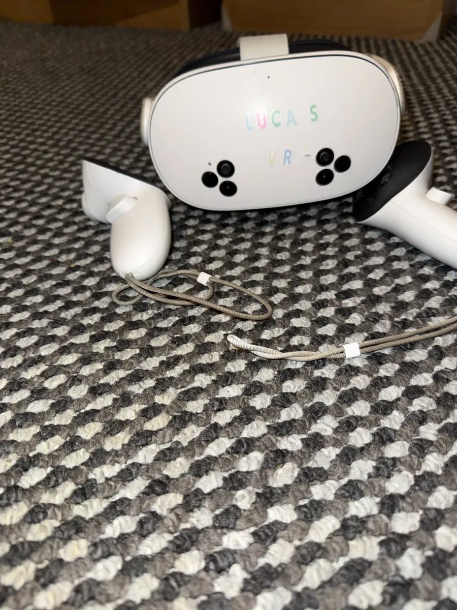 VR Head set - Image 2