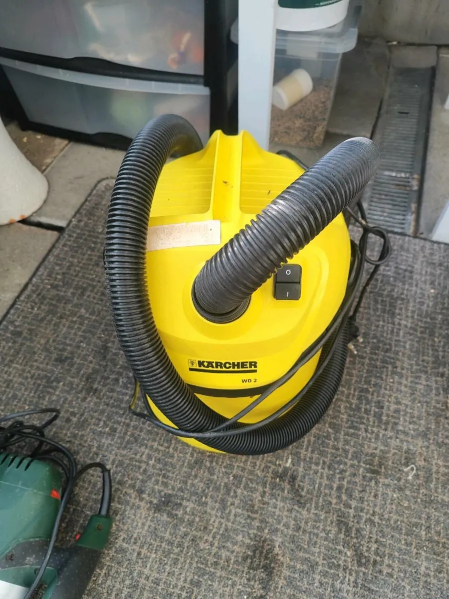 Karcher  vacuum cleaner - Image 1