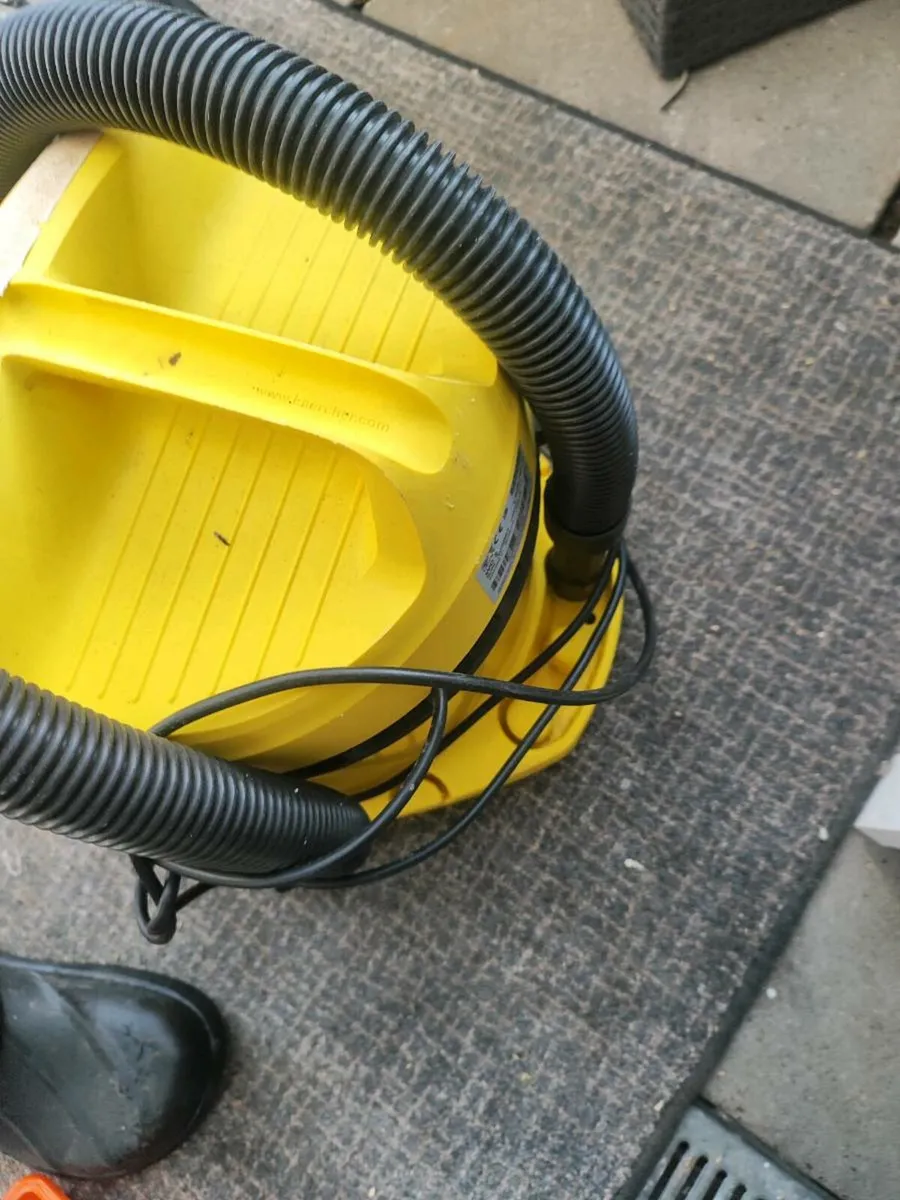Karcher  vacuum cleaner - Image 3