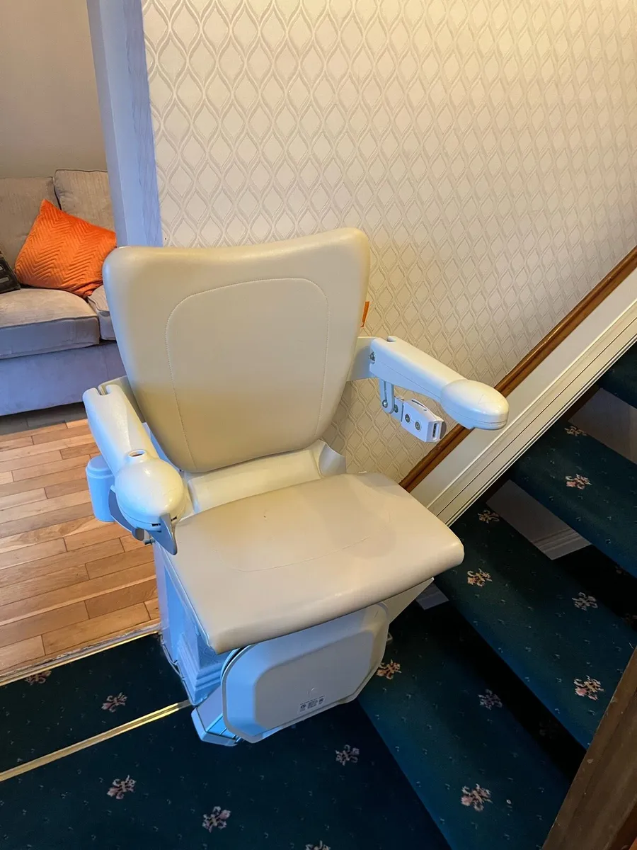 Handicare 1100 Stairlift - Image 1