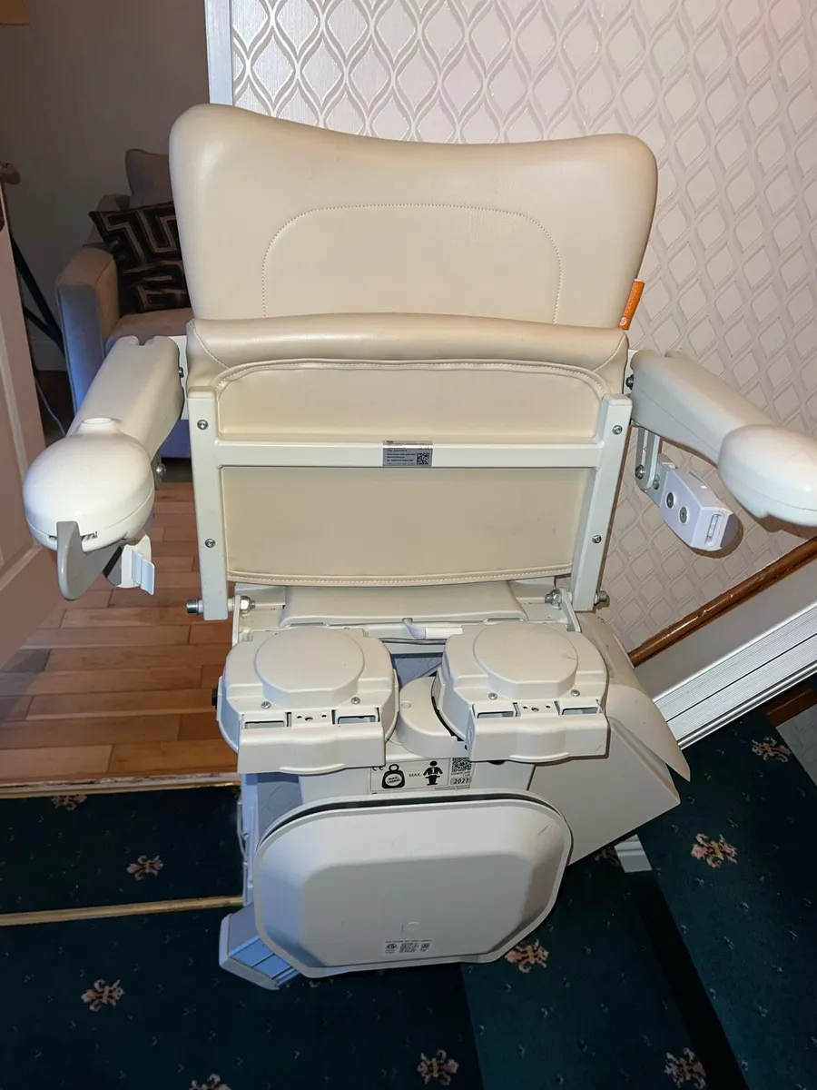 Handicare 1100 Stairlift - Image 4