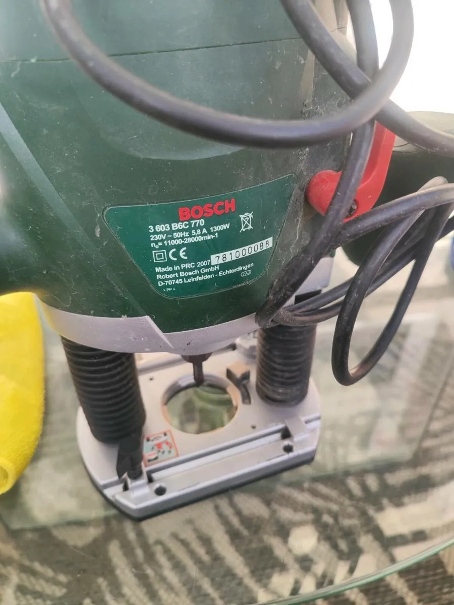 Bosch POF 1400 ACE 1300W 1/4" Electric Router 230V - Image 3