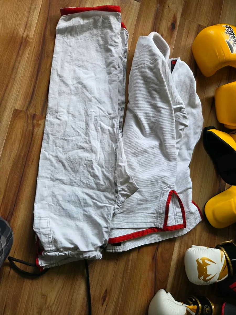 Jitsu suit  ufc gear pads and gear - Image 3