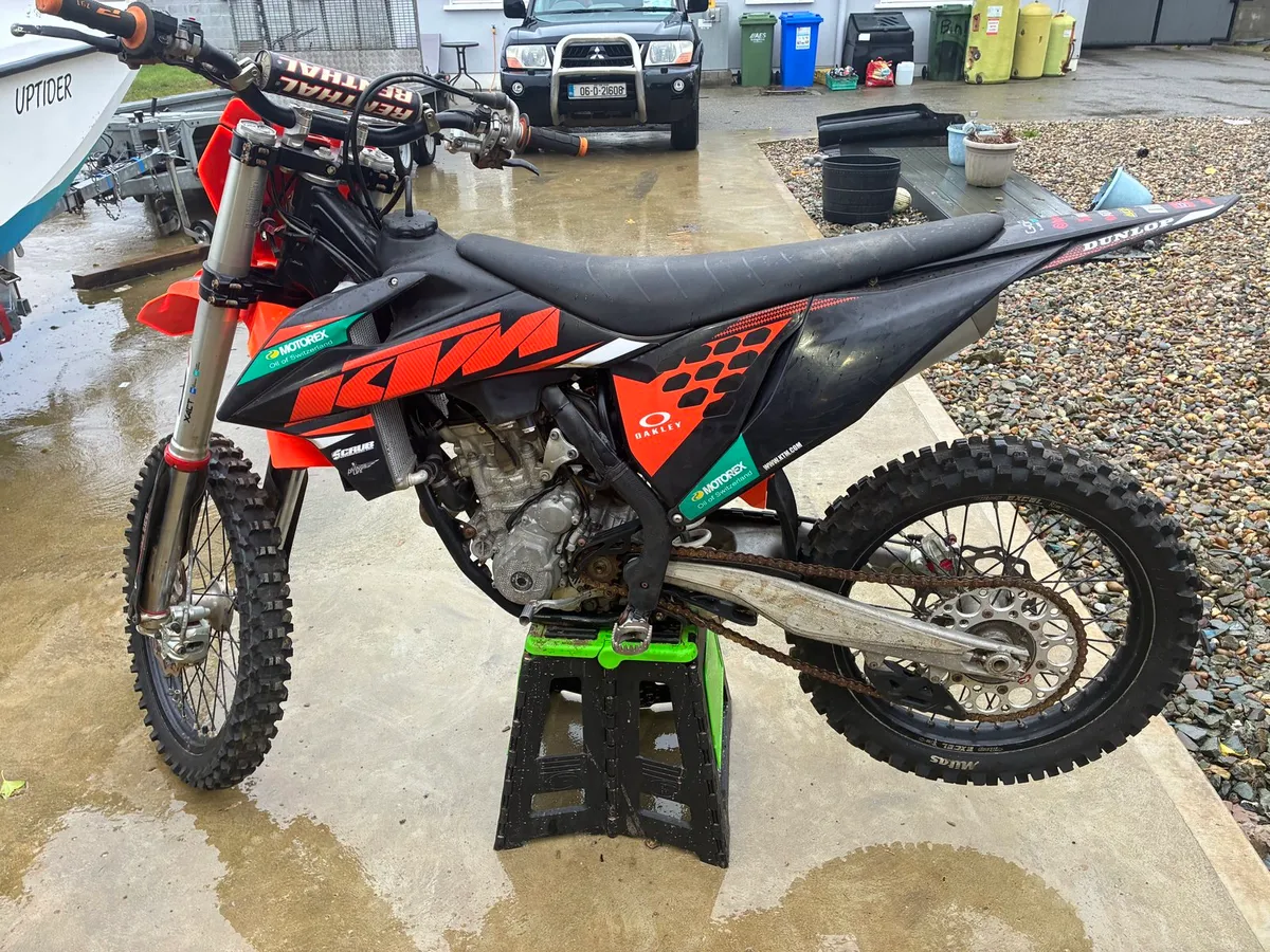 Motorcycle - Image 4