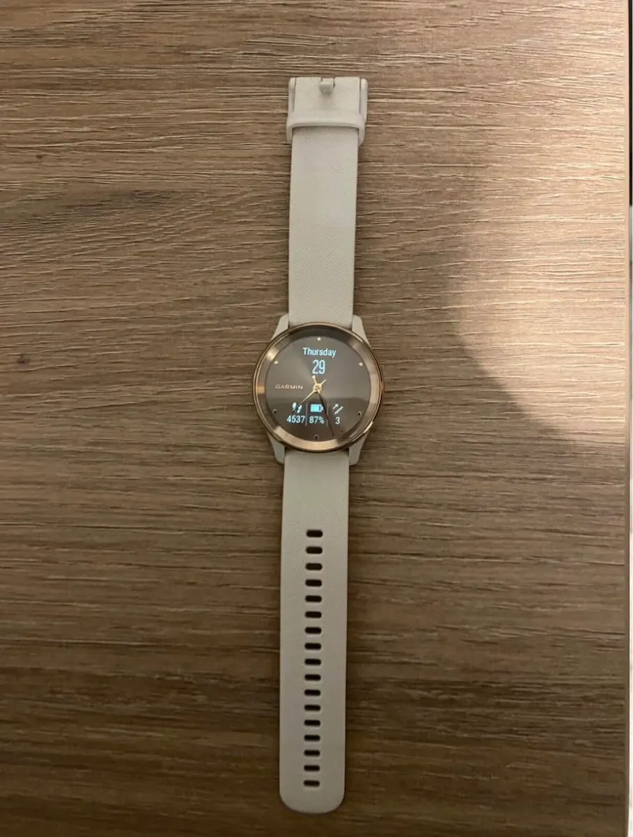 Garmin Vivomove Trend Smartwatch - Image 2