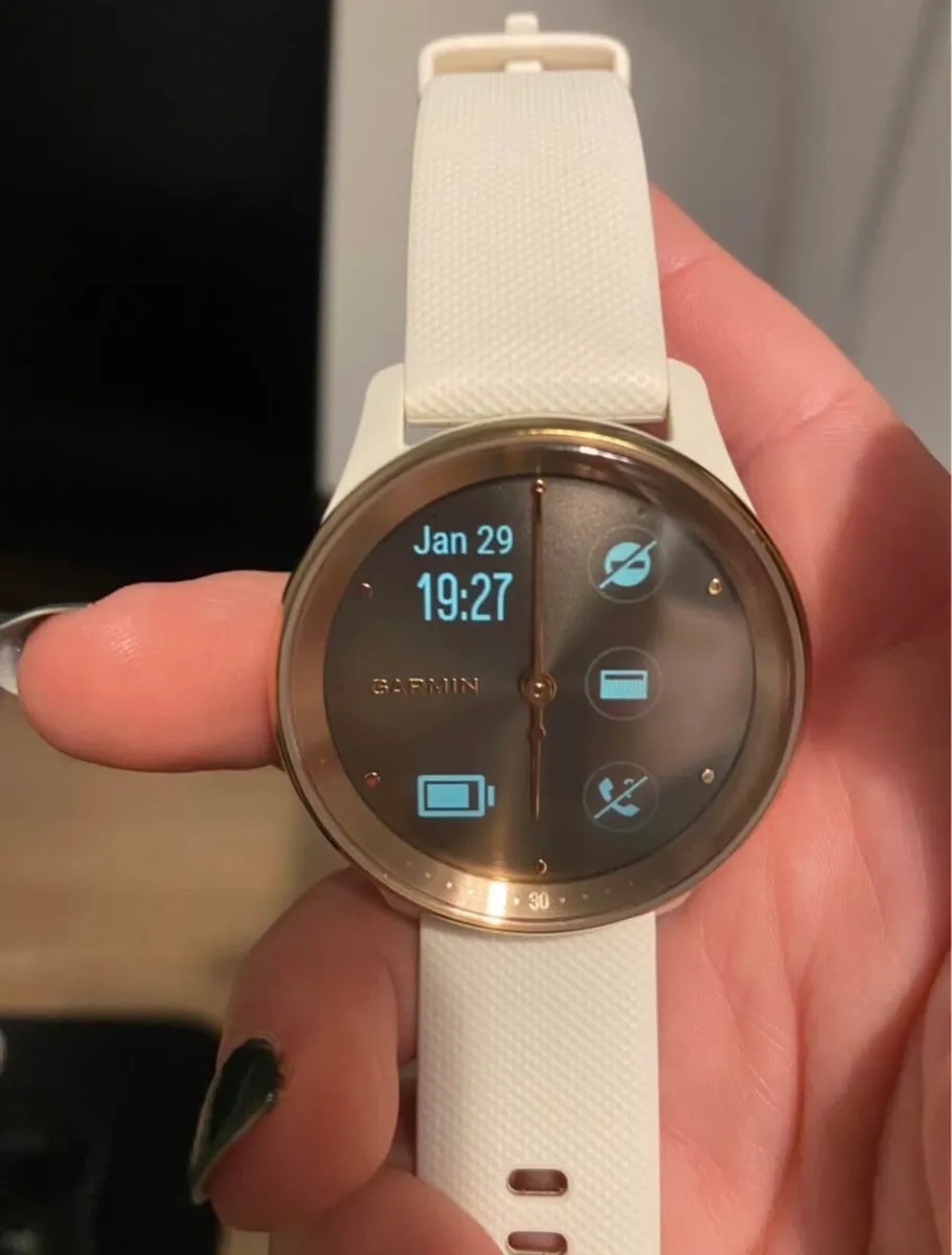 Garmin Vivomove Trend Smartwatch - Image 4