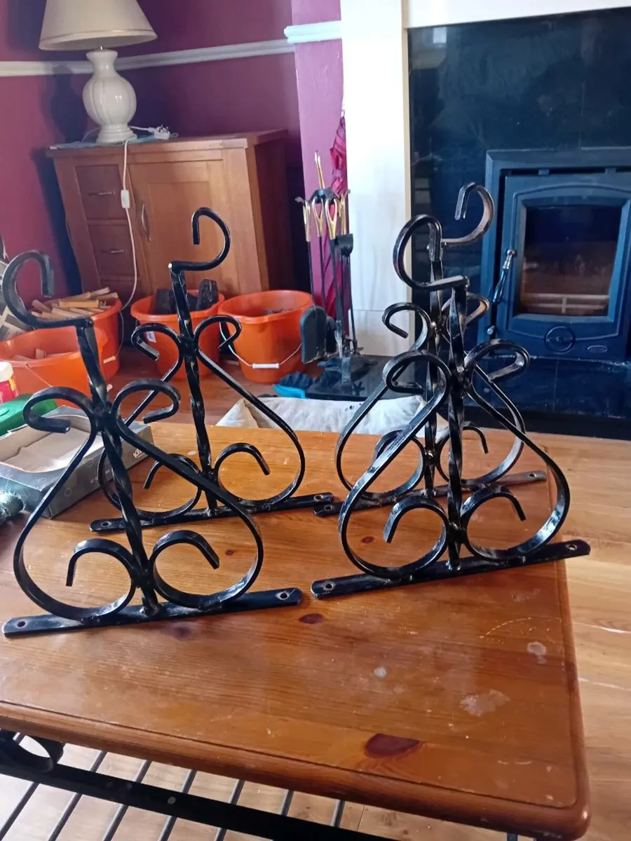 4 wall brackets for hanging baskets - Image 2