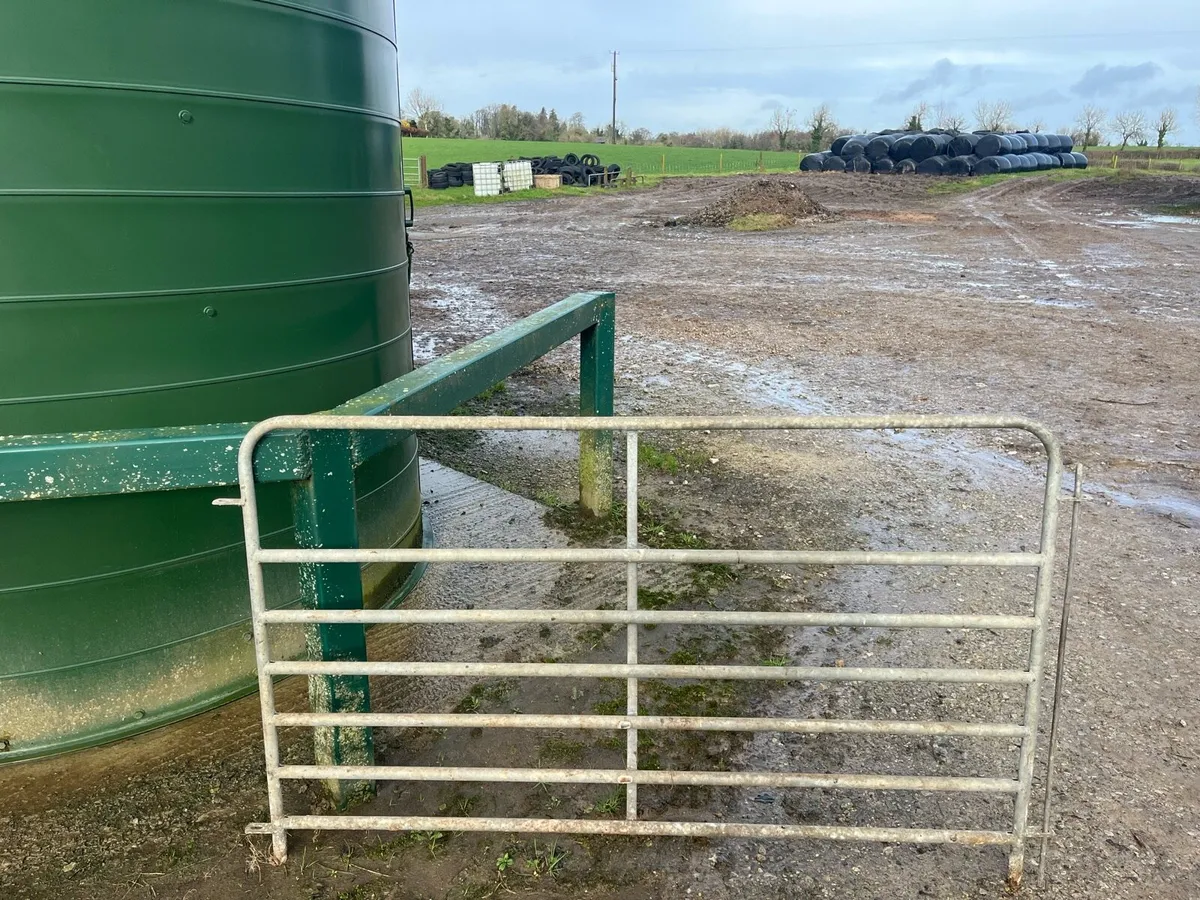 Sheep hurdles - Image 2