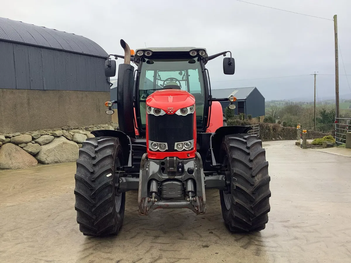 2012 MF 7620 - Image 2