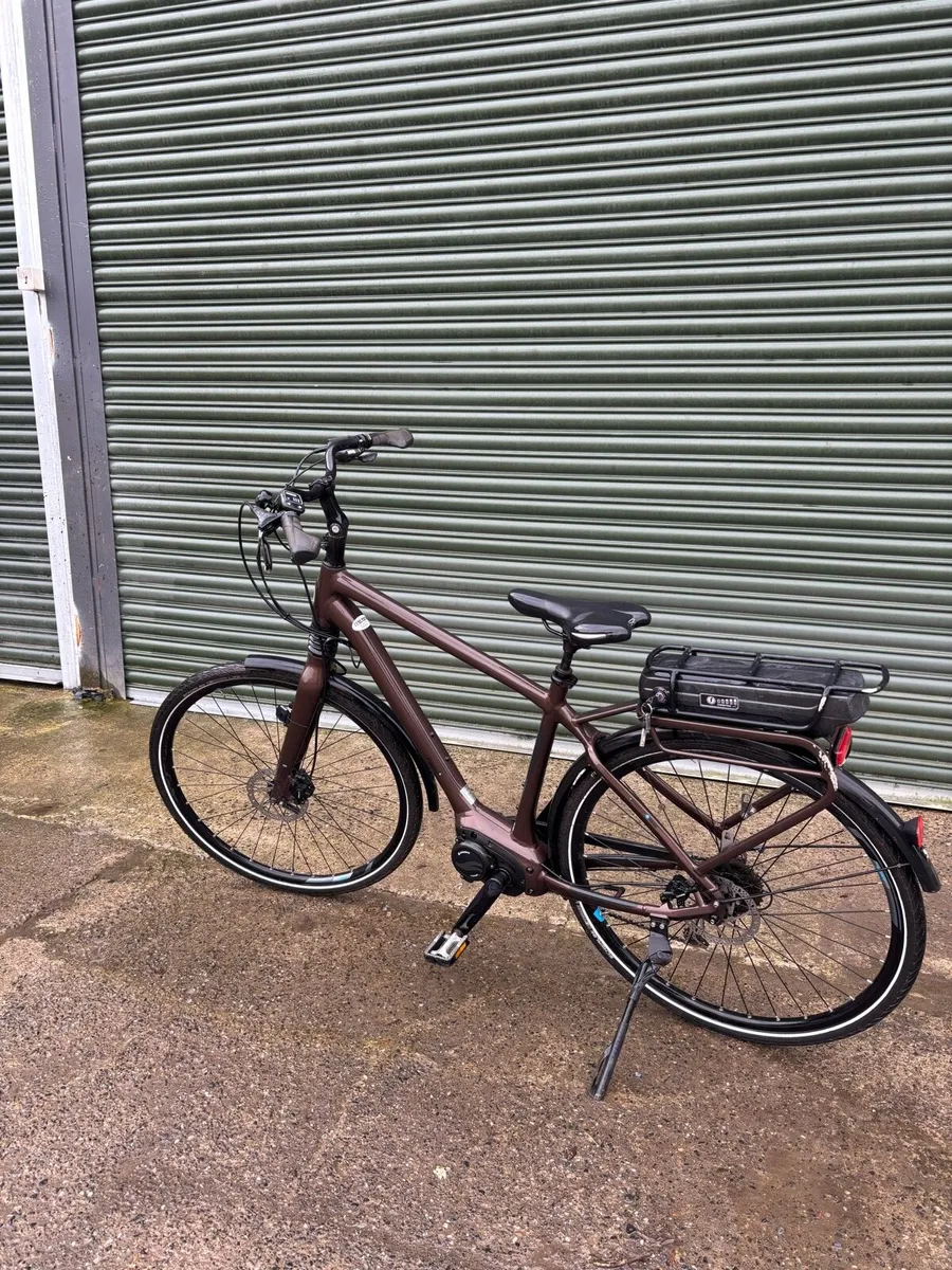 Giant electric town bike - Image 1