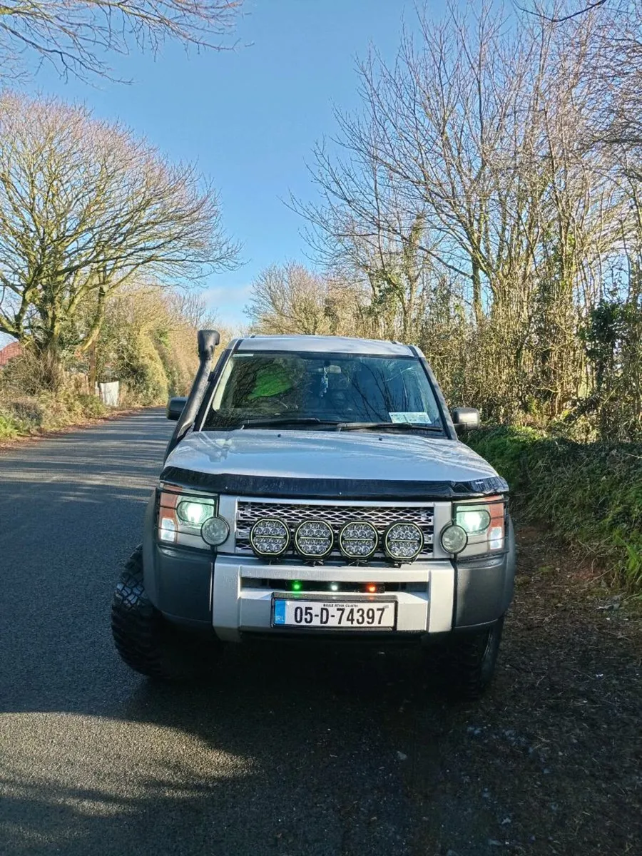 Land Rover Discovery crewcab - Image 2