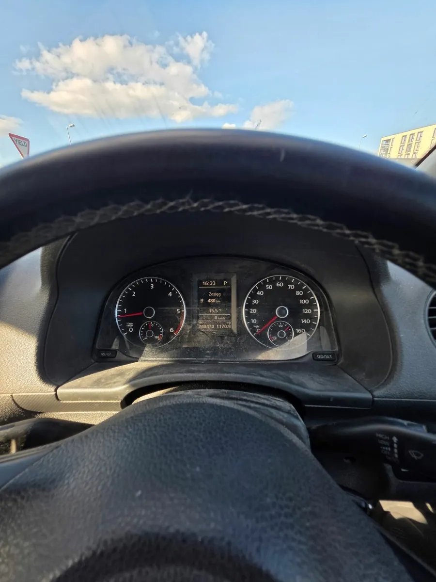 Volkswagen Caddy 2013 DSG Highline - Image 2