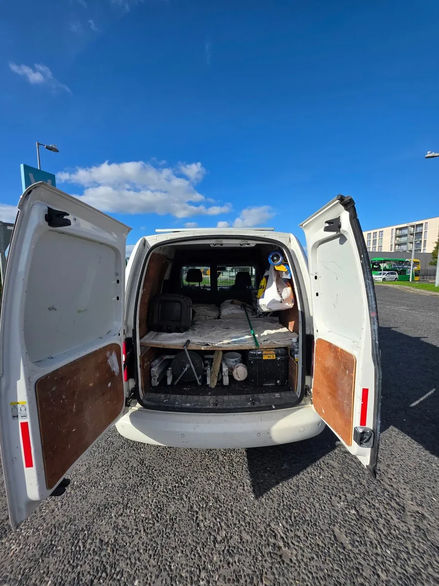 Volkswagen Caddy 2013 DSG Highline - Image 3