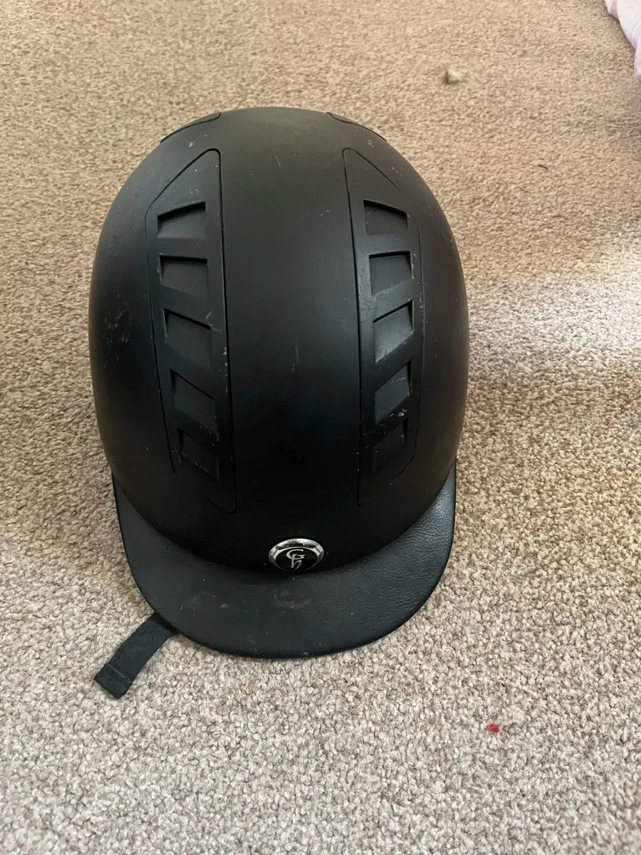 Riding helmets - Image 1