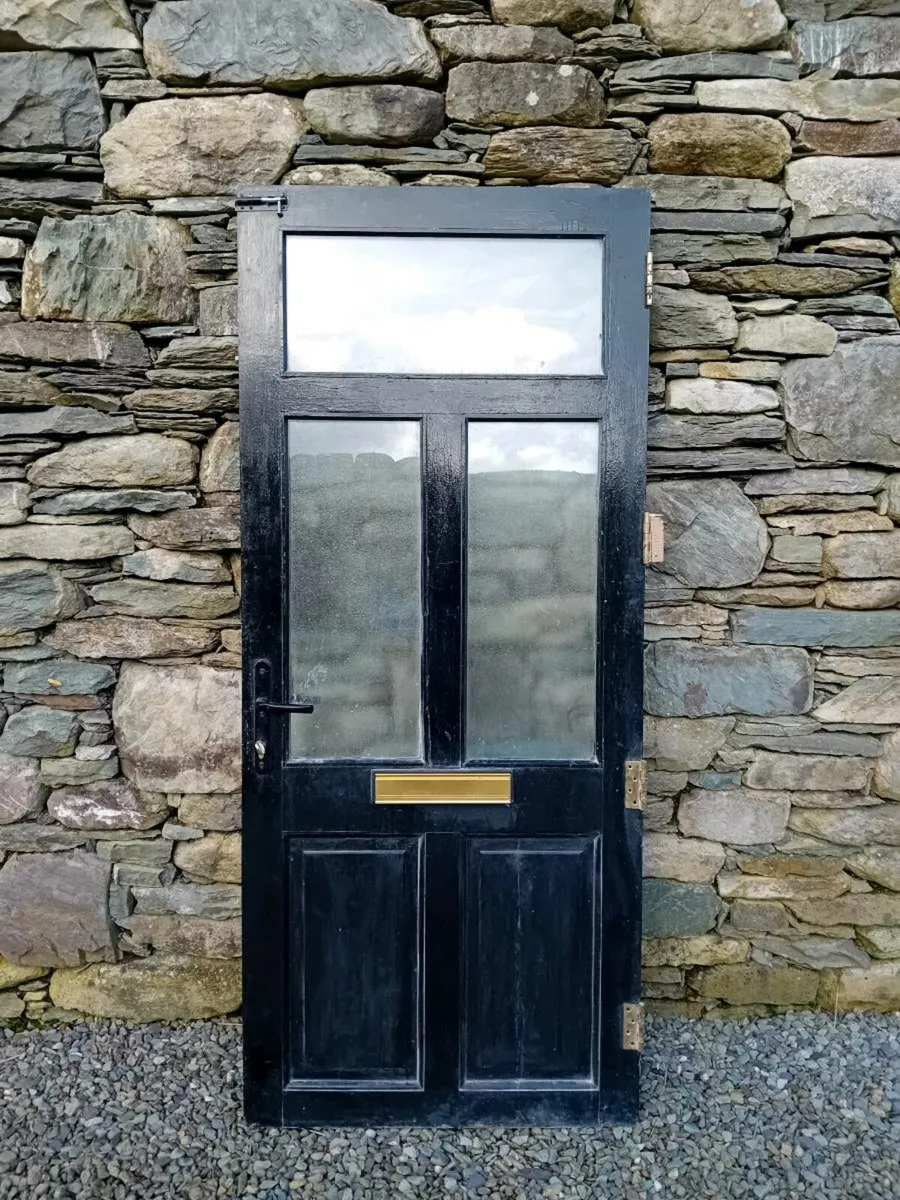 Front door - Image 1