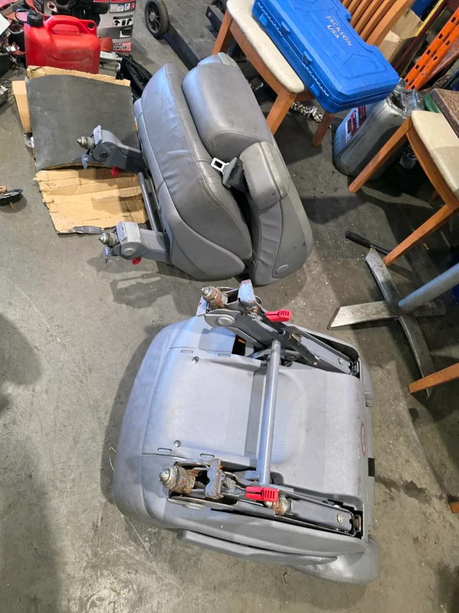 Mercedes vito seats - Image 3