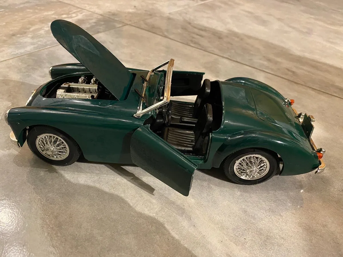 Vintage car toys - Image 3