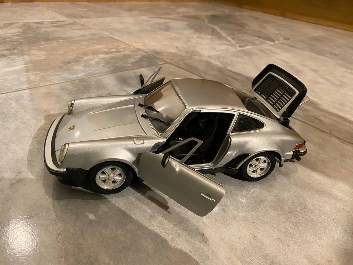 Vintage car toys - Image 2