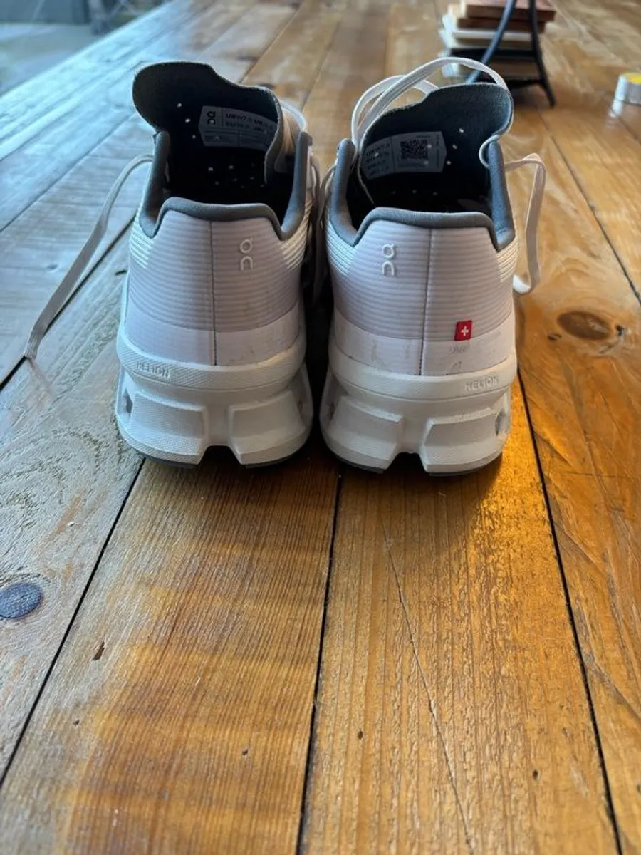 On Cloud Ladies White Trainers - Image 3