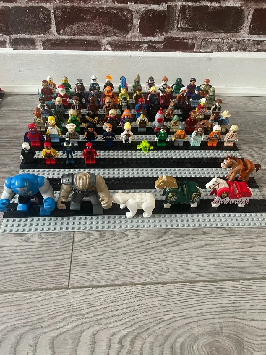 lego minifigures 250 minifigures complete BATCH - Image 4