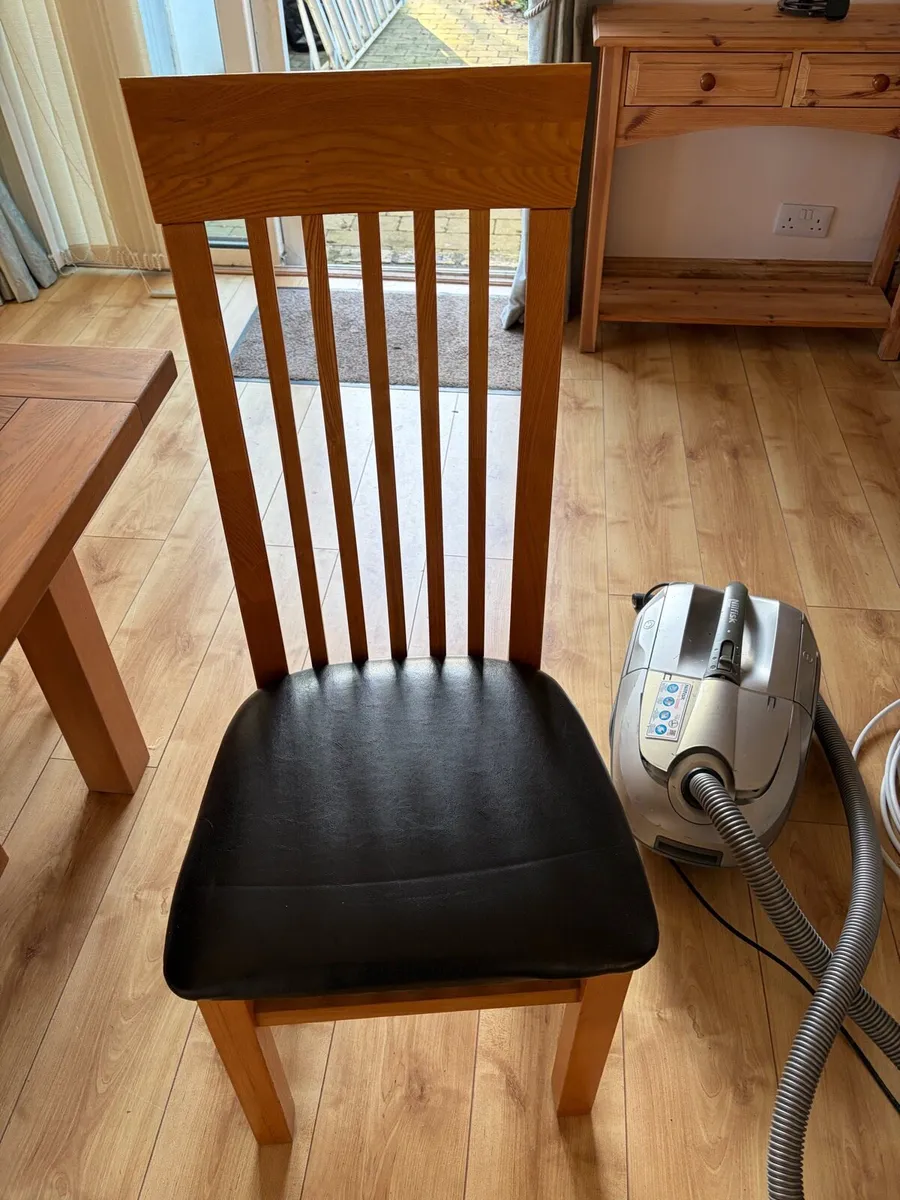 Solid wood table and 6 chairs - Image 2