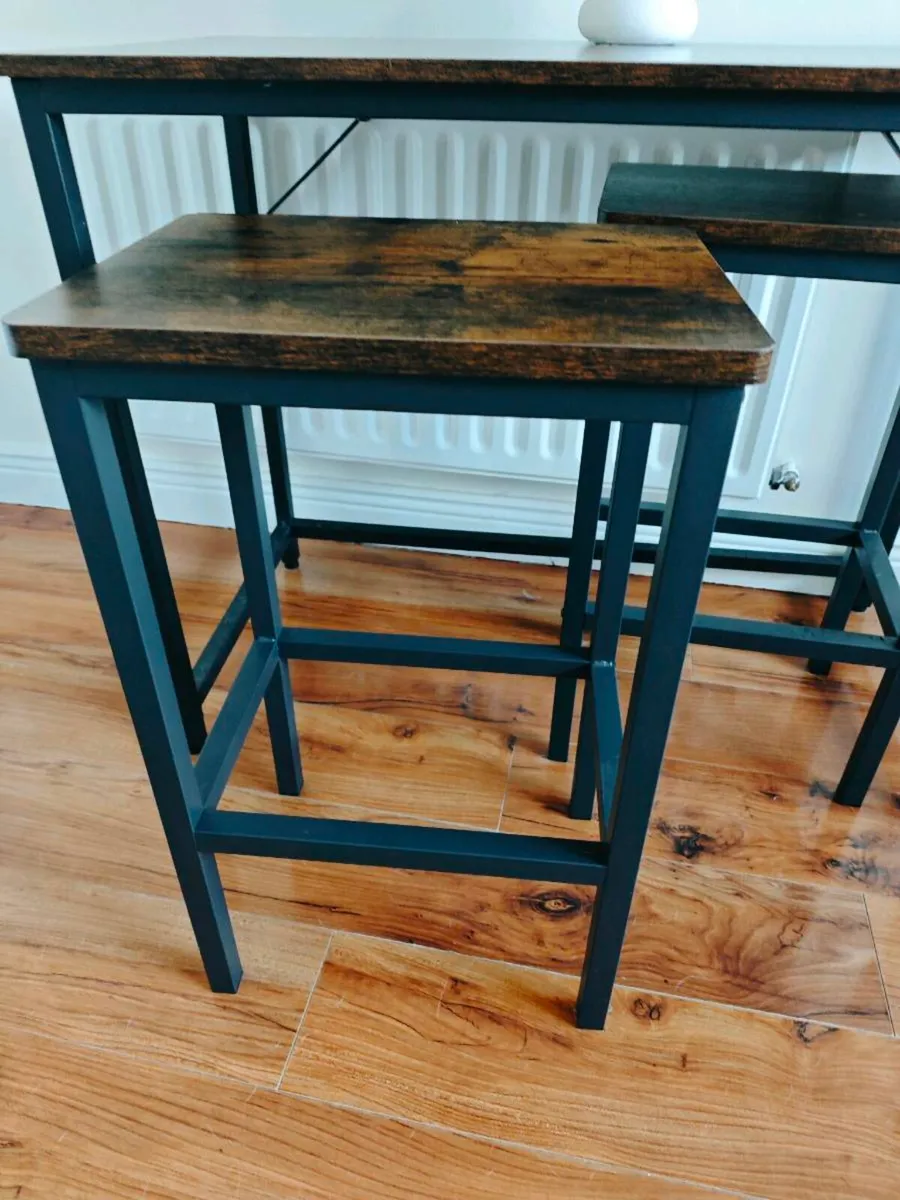 Breakfast table + chairs - Image 2