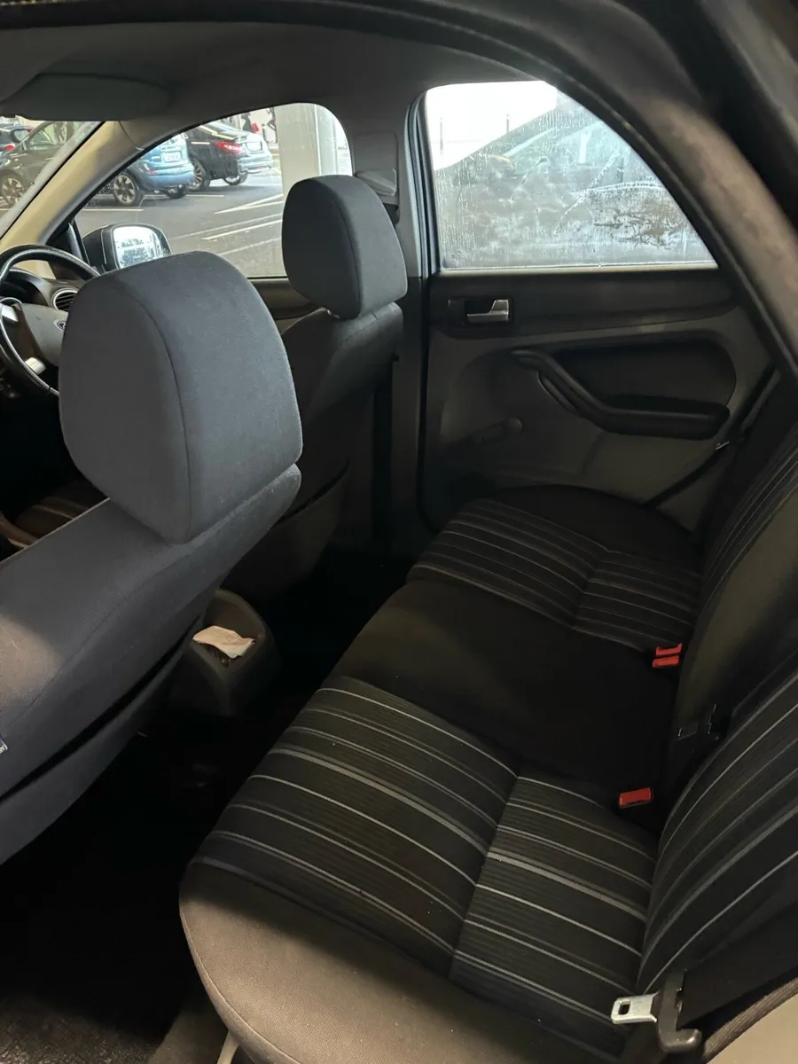 Ford focus 2008 - Image 4