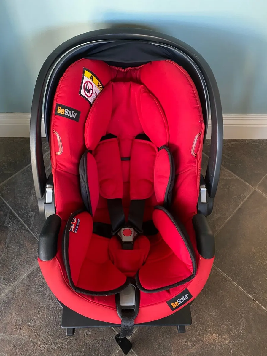 Car seat + Base - Image 1