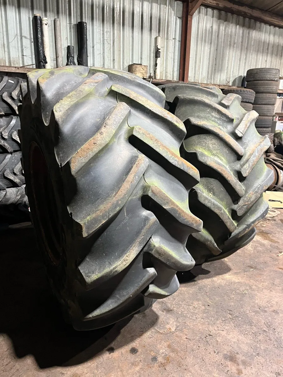 800/65x32 rims and tyres - Image 1