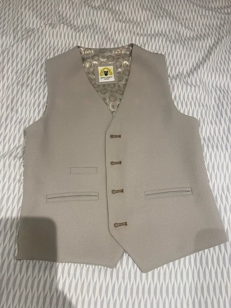 Marc Darcy Boys communion Suit - Image 4